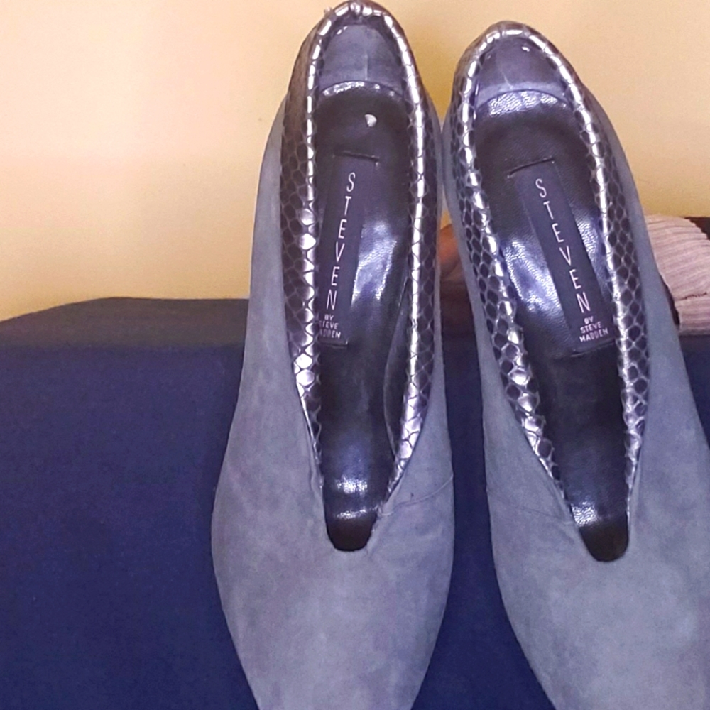 Steven by Steven Madden Gray Size 7 Heels